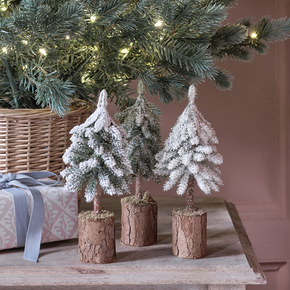 Lot de 3 Sapins de Noël Enneigés de 21 cm