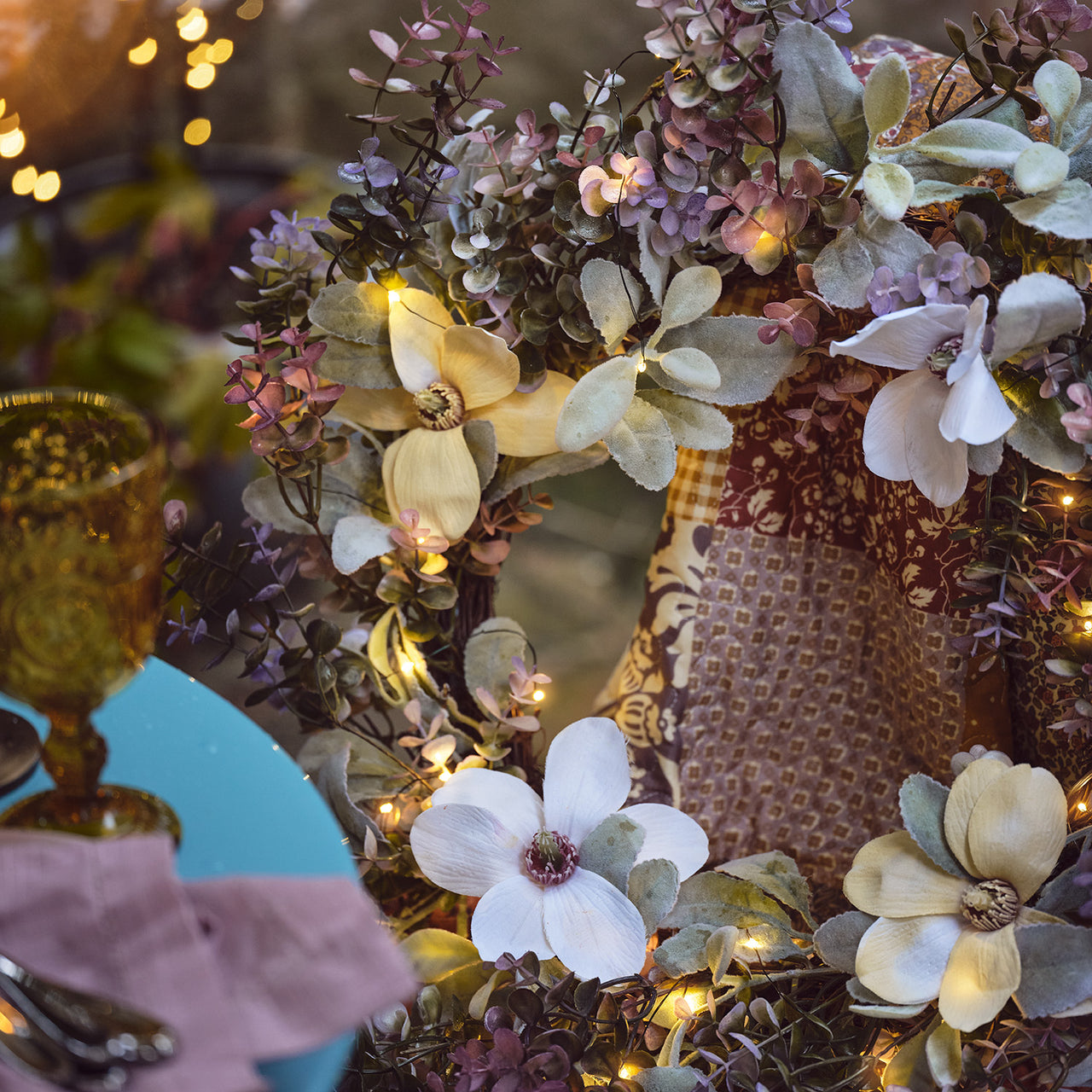 Grande Couronne de Fleurs Printanières Pré-éclairée de 60 cm