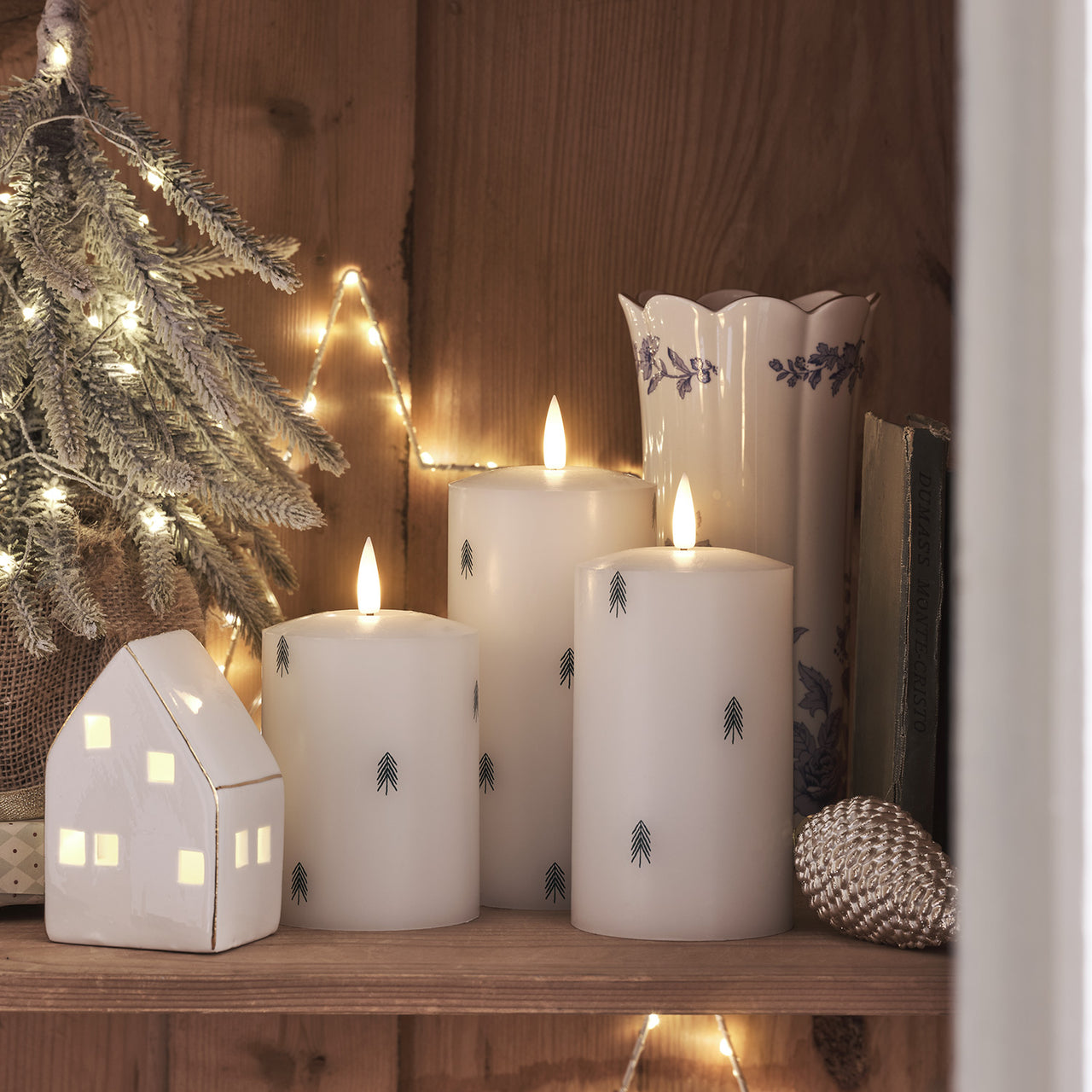 3 Bougies Piliers TruGlow® à Motifs Sapins de Noël et Télécommande