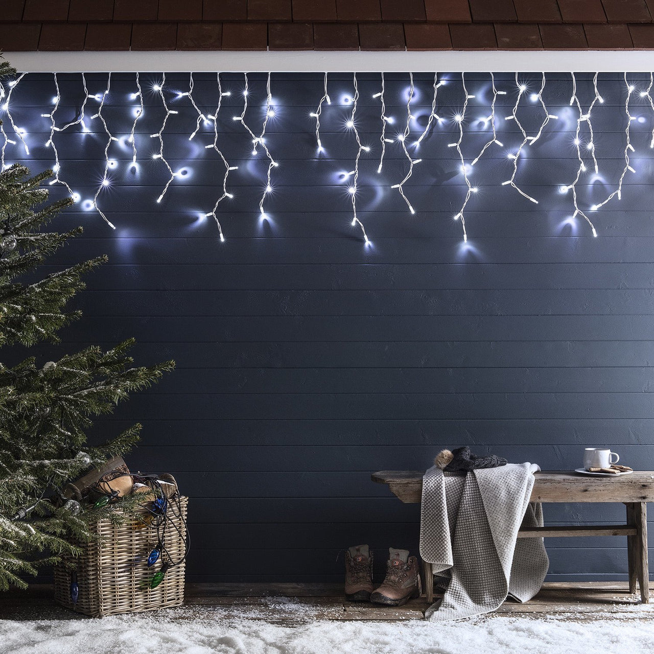 https://www.lights4fun.fr/cdn/shop/products/PR100WW_100-White-LED-Connectable-Icicle-Lights-Christmas_P2_d158db2e-ce73-4fa8-aaea-d009c4312621.jpg?v=1571719688&width=1280