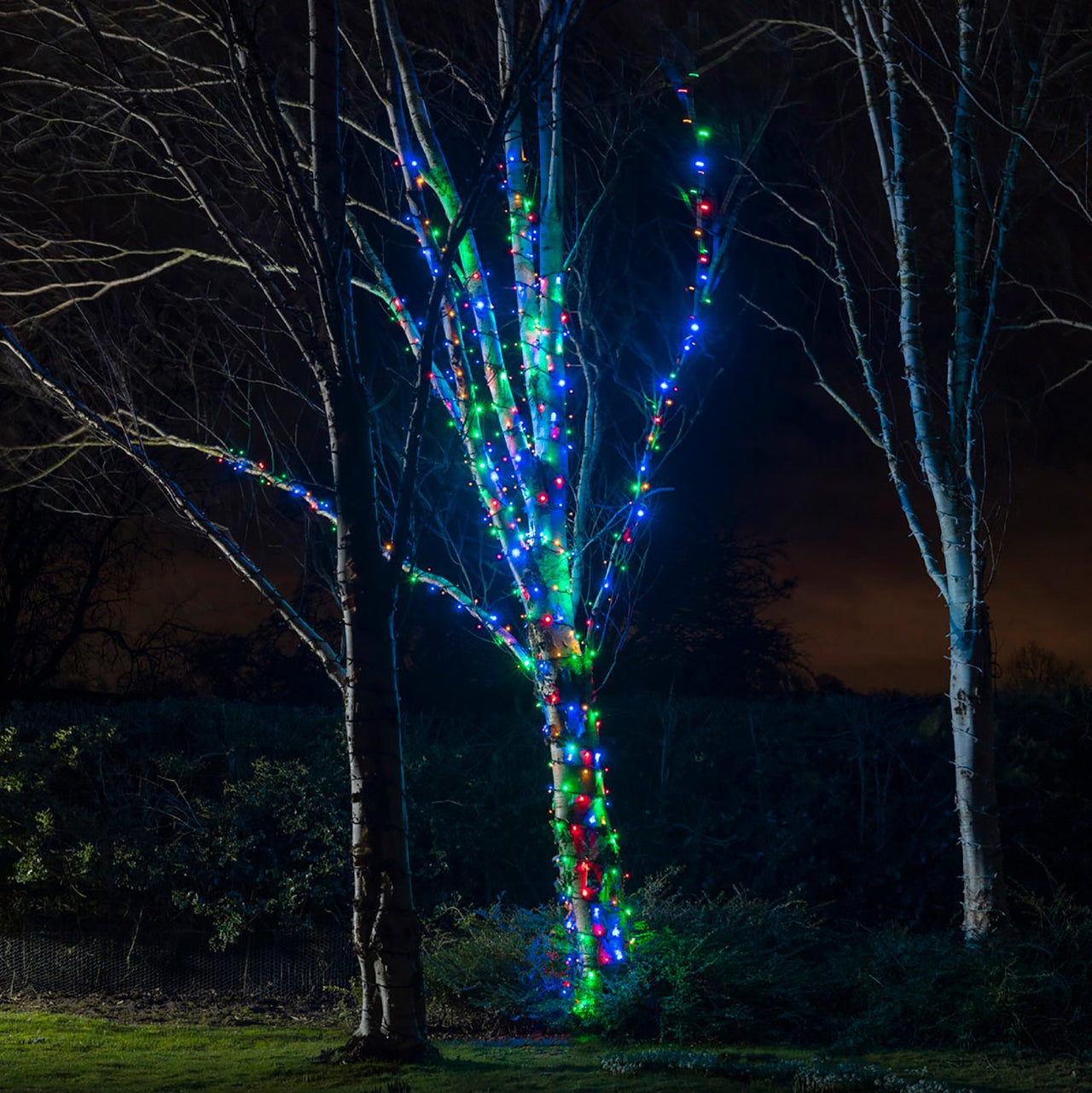 Guirlande lumineuse 10 m 100 LED Multicolore et 8 jeux de lumière -  Guirlandes lumineuses pour extérieur - Décomania